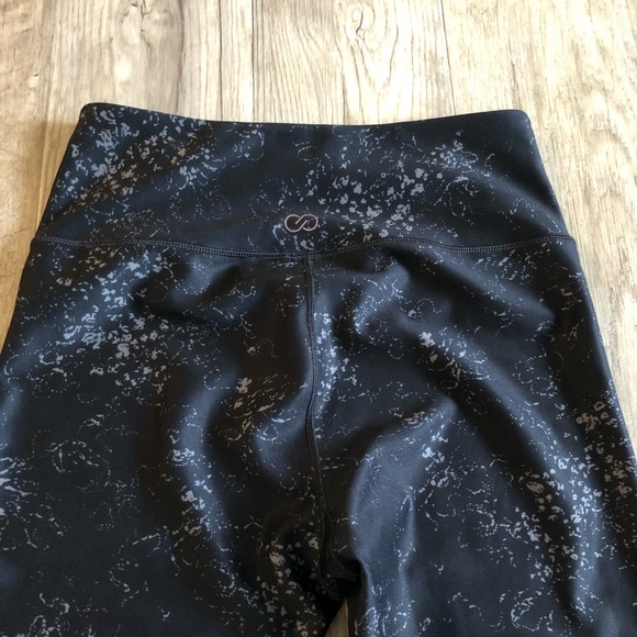 CALIA by Carrie Underwood Leggings. - Picture 8 of 8